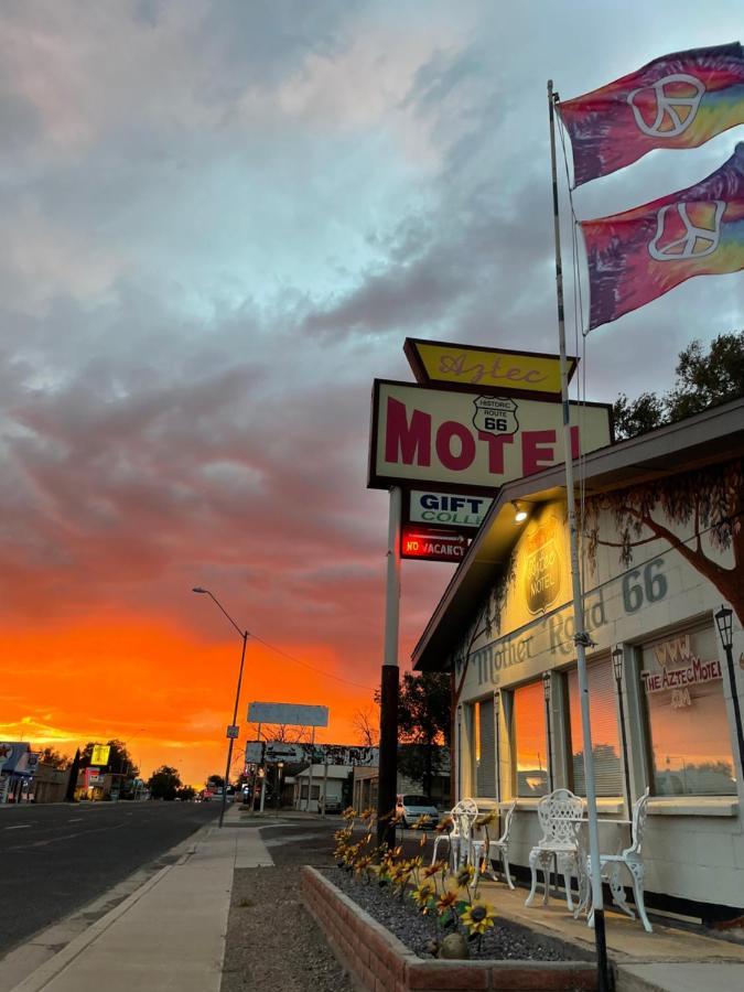 The Aztec Motel & Creative Space Seligman Bagian luar foto