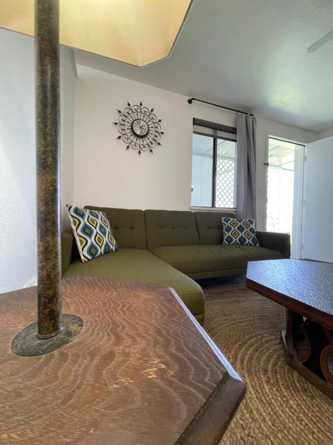 The Aztec Motel & Creative Space Seligman Bagian luar foto