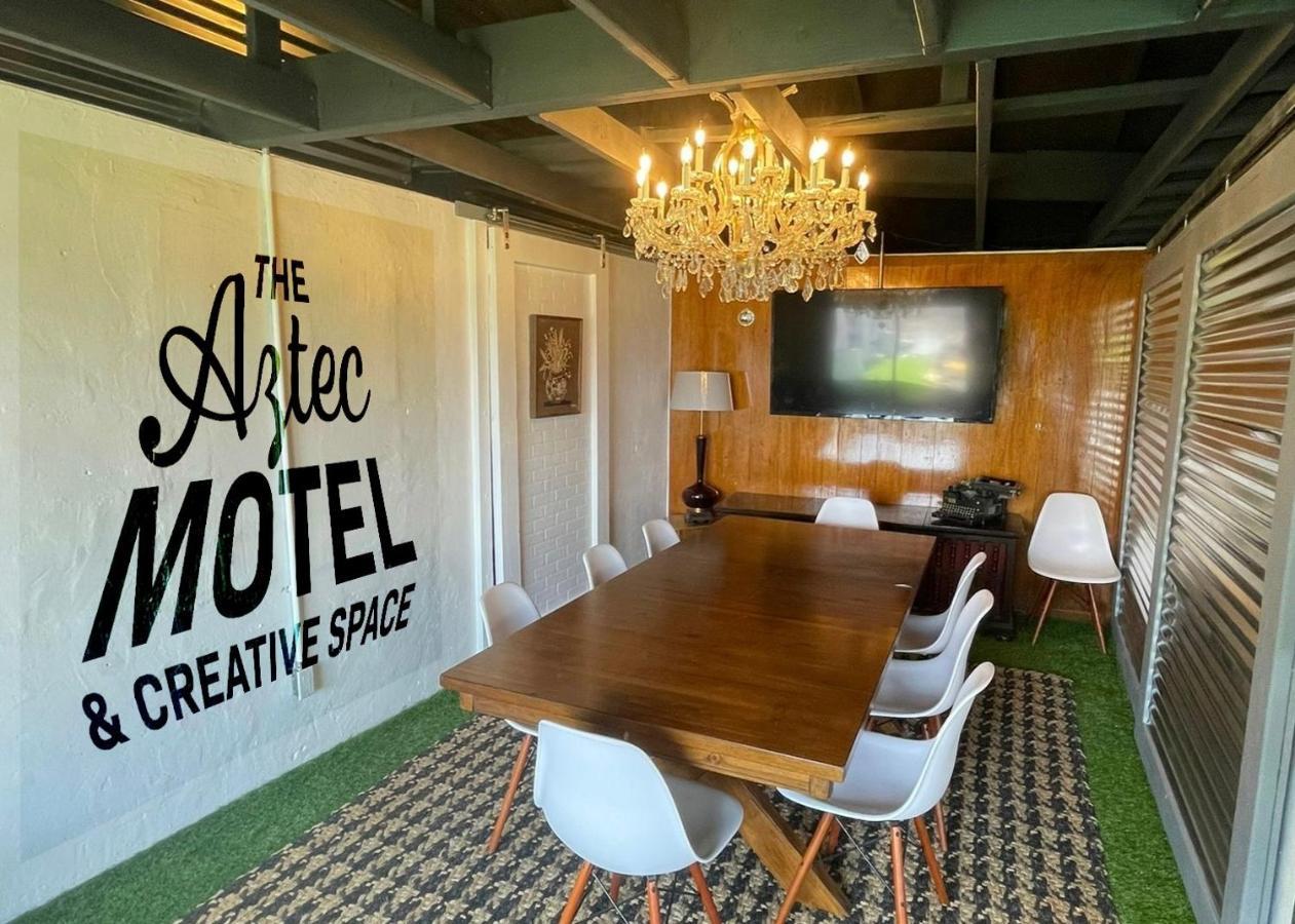 The Aztec Motel & Creative Space Seligman Bagian luar foto