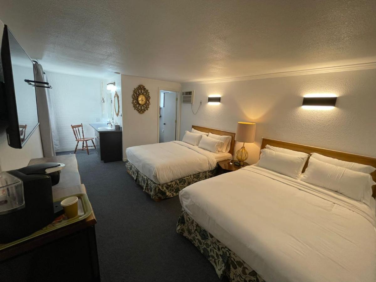 The Aztec Motel & Creative Space Seligman Bagian luar foto