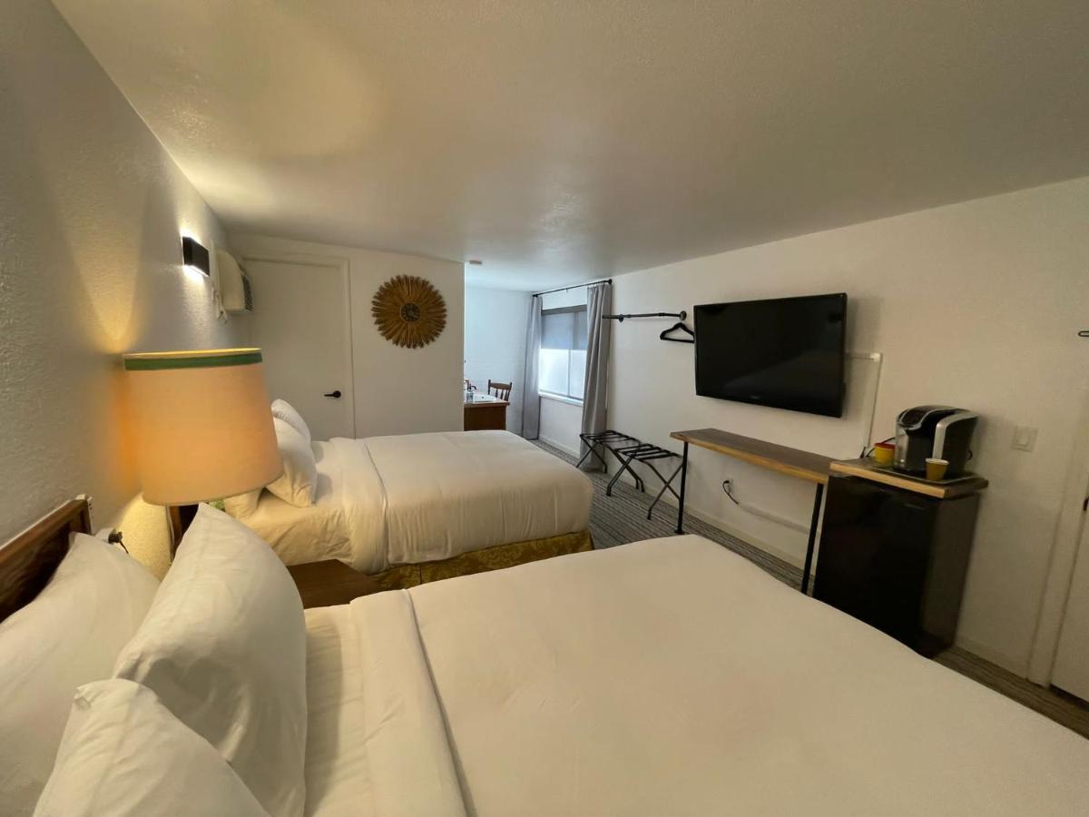 The Aztec Motel & Creative Space Seligman Bagian luar foto