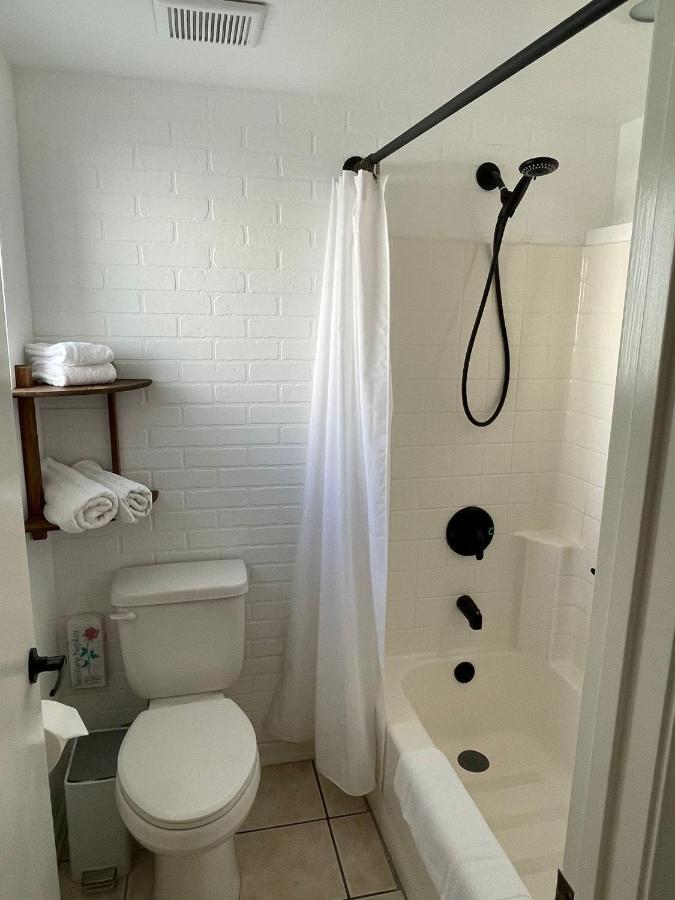 The Aztec Motel & Creative Space Seligman Bagian luar foto
