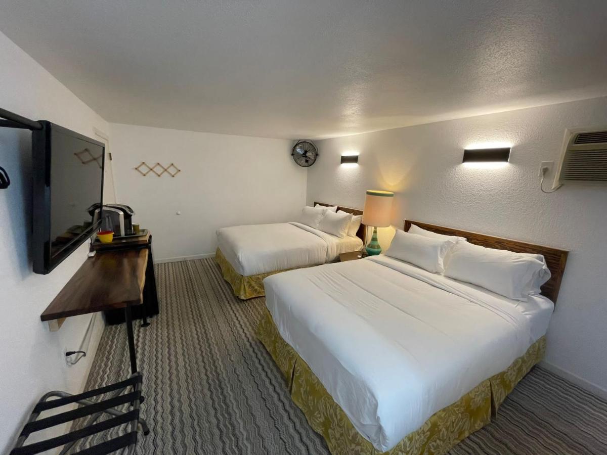 The Aztec Motel & Creative Space Seligman Bagian luar foto