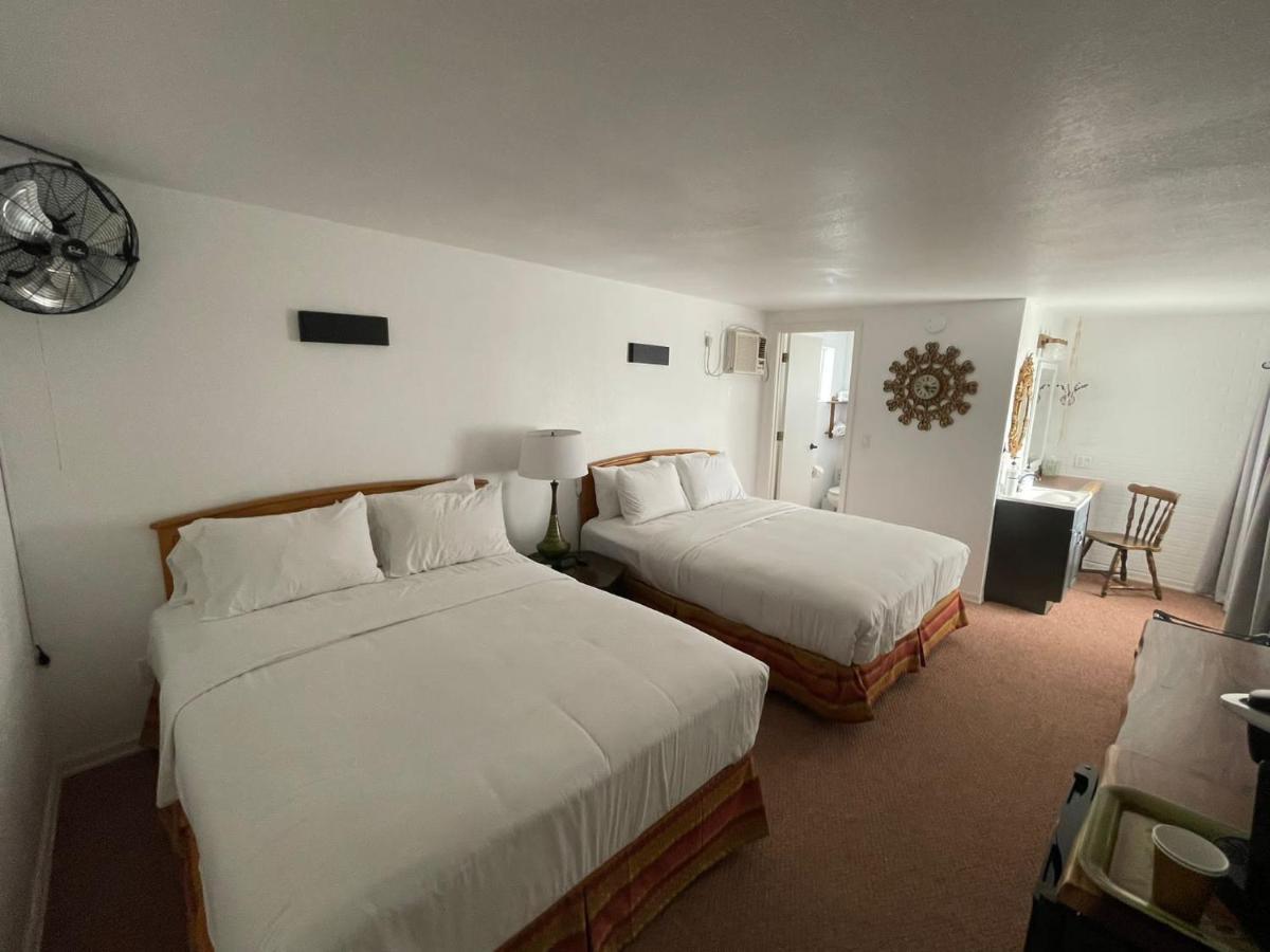 The Aztec Motel & Creative Space Seligman Bagian luar foto