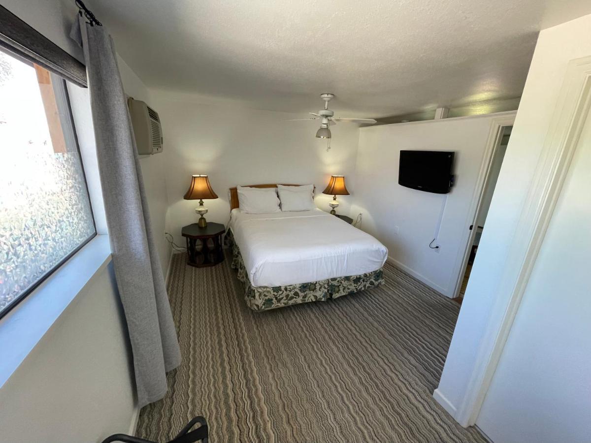 The Aztec Motel & Creative Space Seligman Bagian luar foto